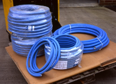 Click to enlarge - Blue food hose resistant to vegetable and animal oils for general use in food factories. Very flexible and pliable with a high working pressure and safety factor.